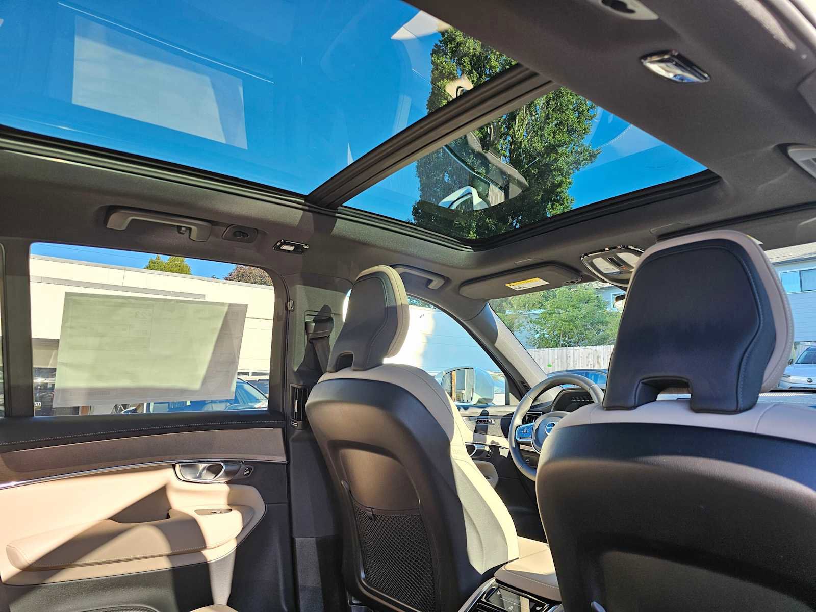 New 2026 Volvo XC90 B6 Plus w/ Protection Package Premier image 14