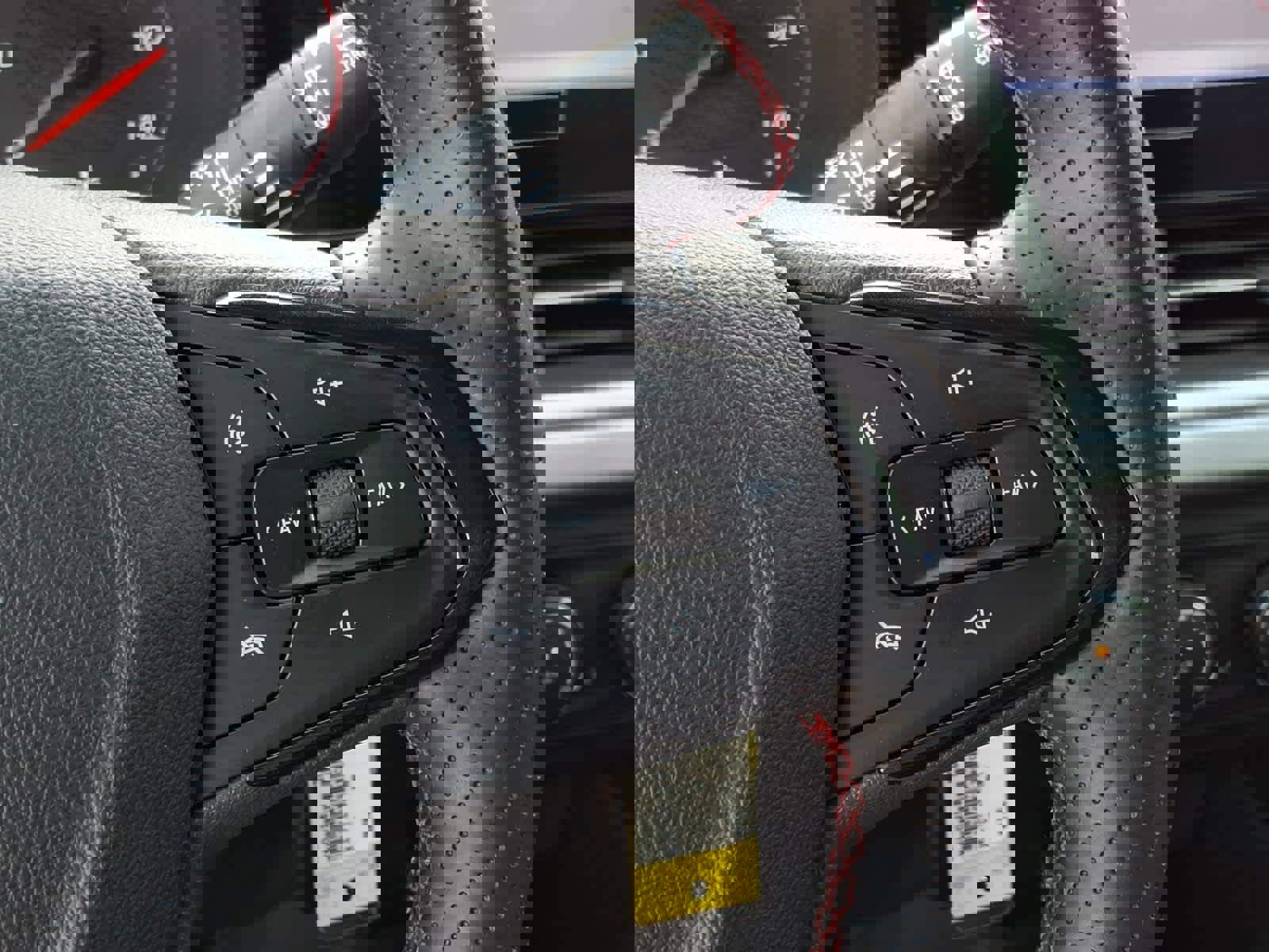 Used 2024 Chevrolet Trax RS image 38