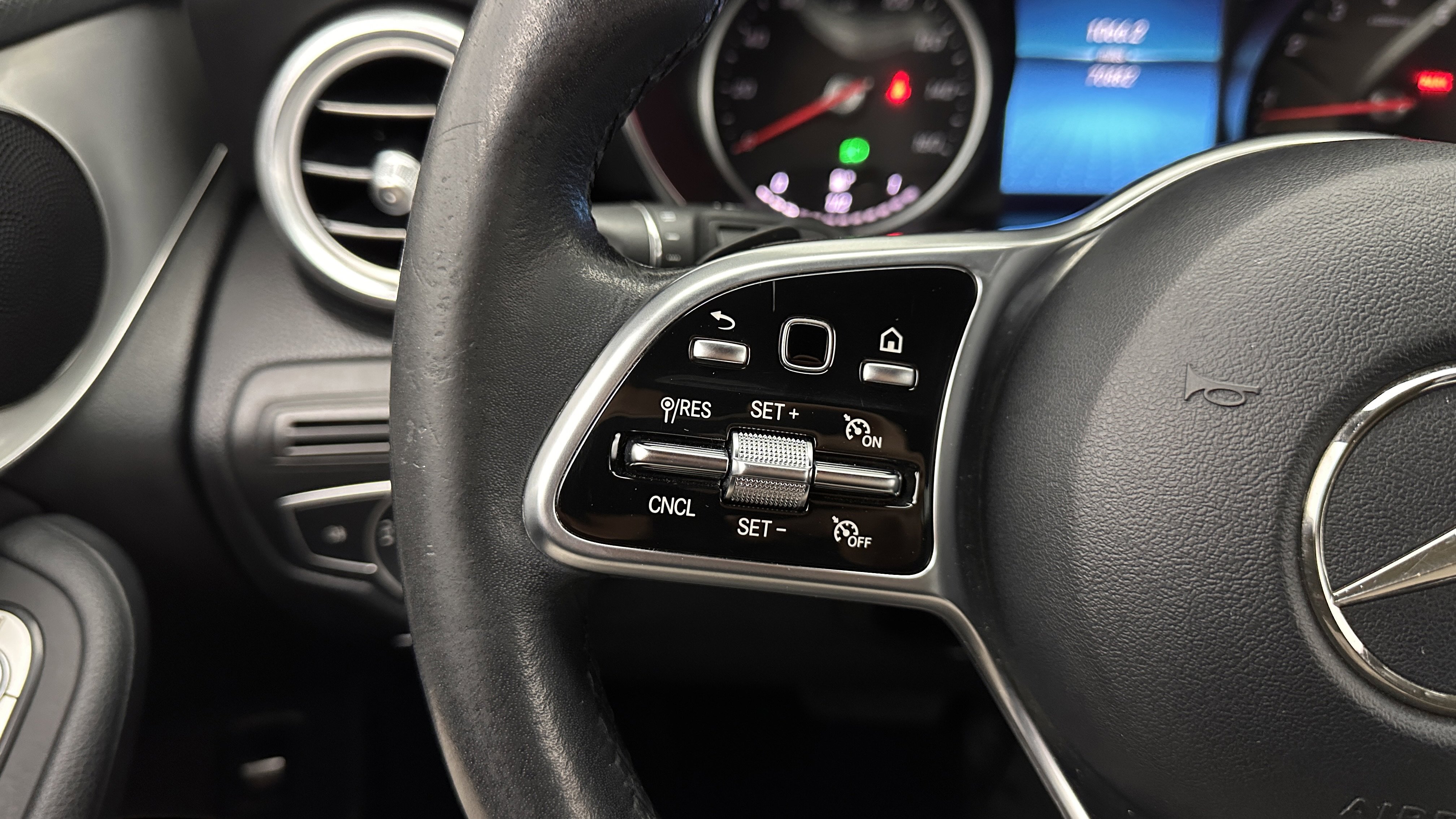 Used 2020 Mercedes-Benz GLC 300 image 18