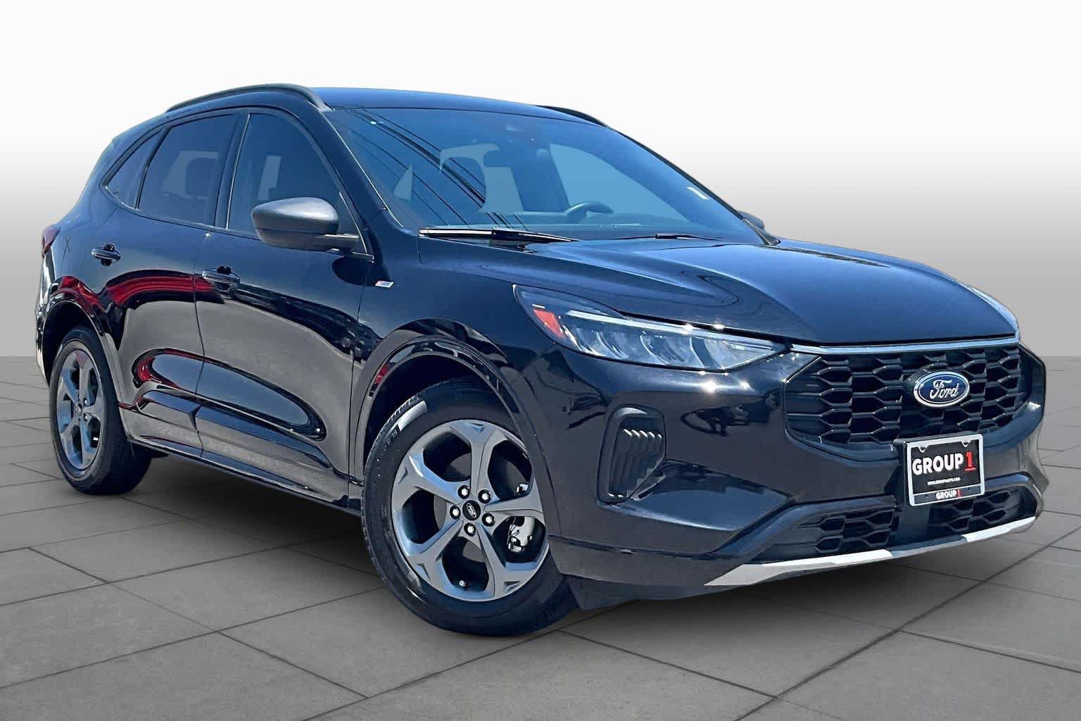 Used 2023 Ford Escape ST-Line w/ Tech Pack #1 FWD image 3