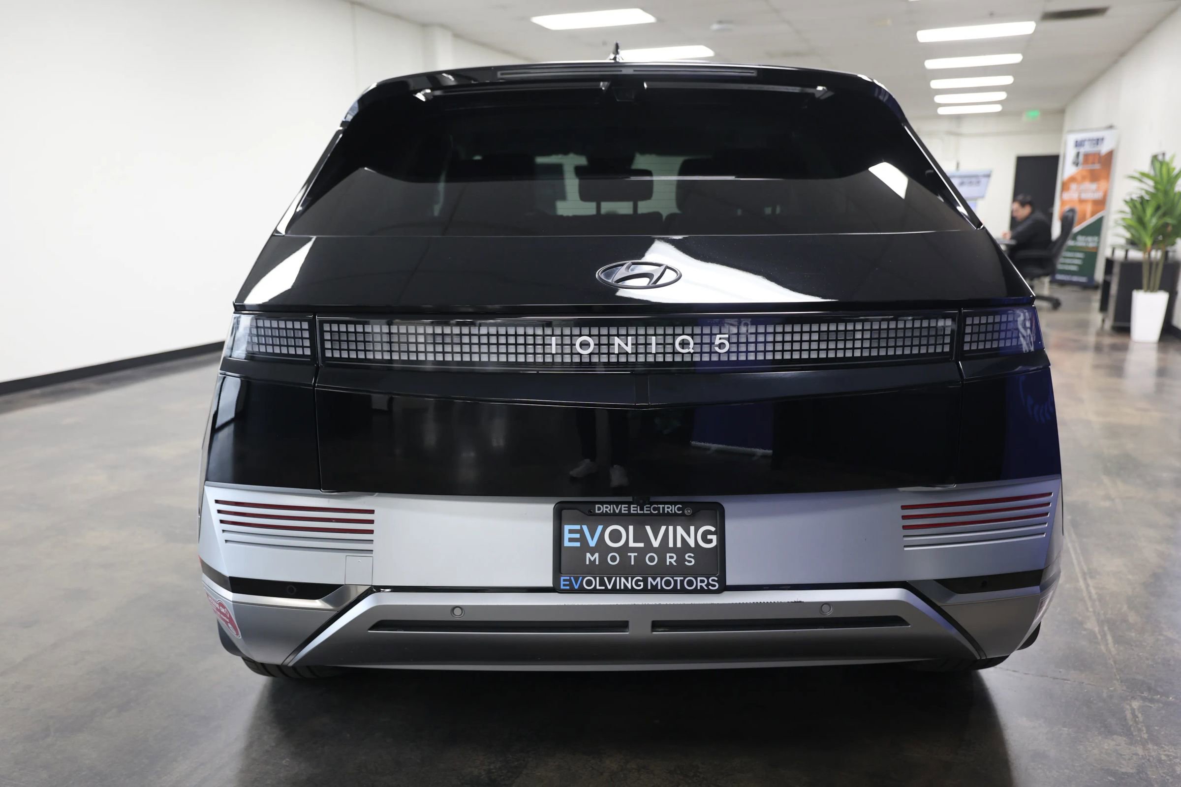 Used 2024 Hyundai Ioniq 5 Limited image 6