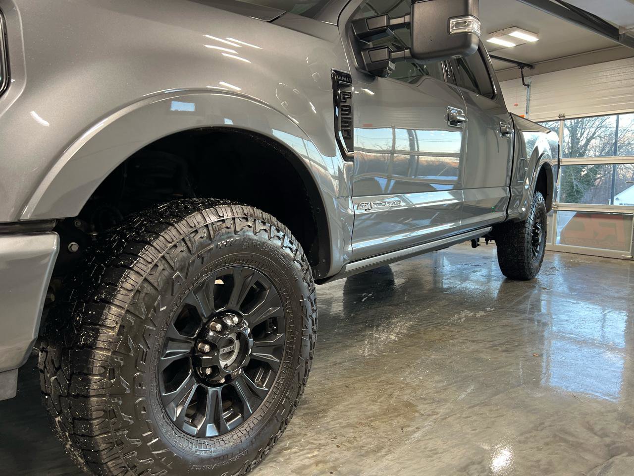 Used 2022 Ford F350 Lariat w/ Tremor Off-Road Package image 5