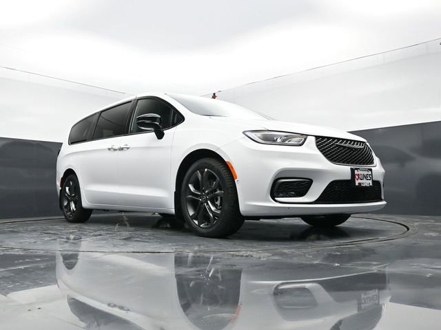 New 2026 Chrysler Pacifica Select image 52