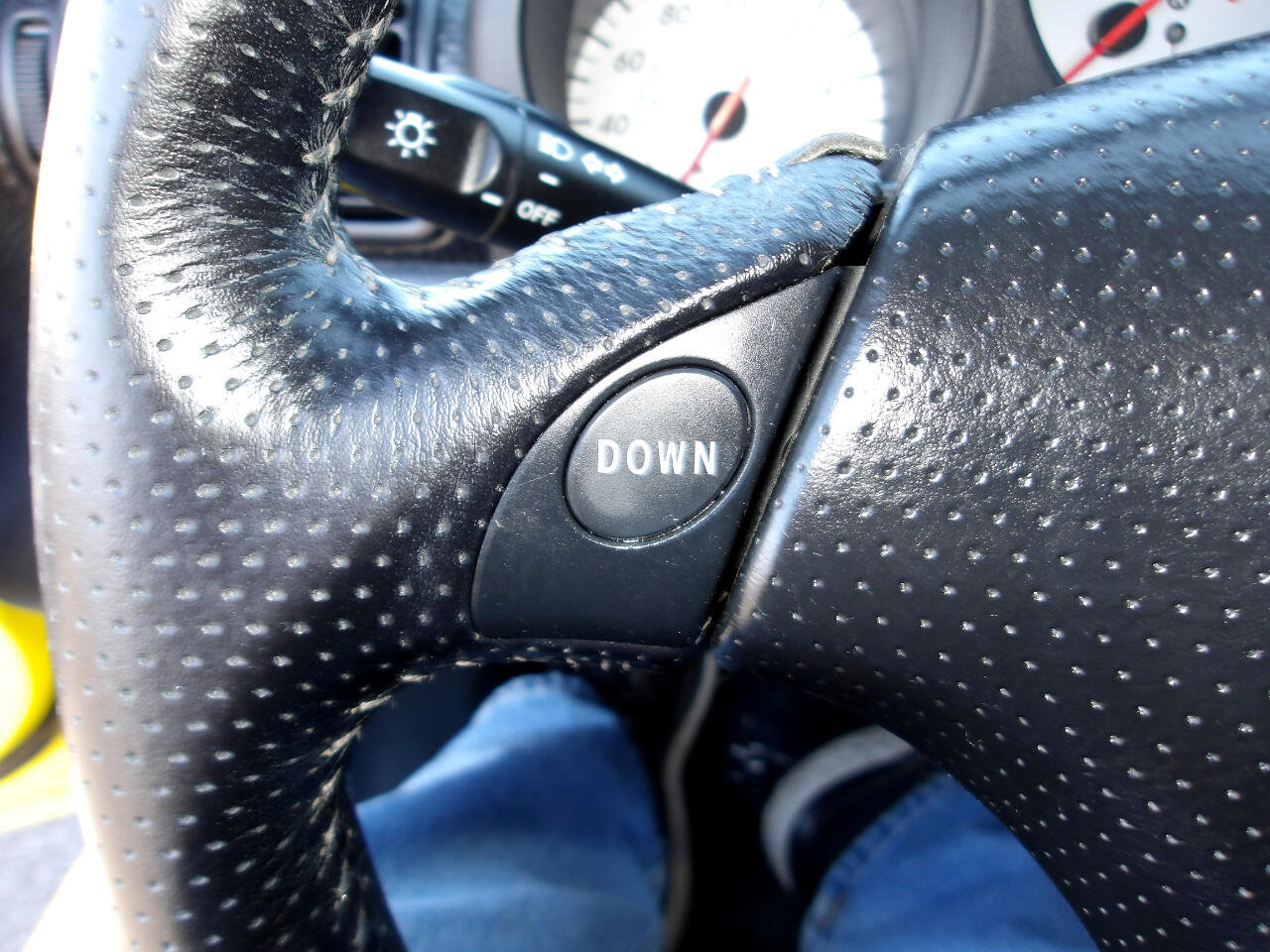 Used 2003 Toyota MR2 image 19