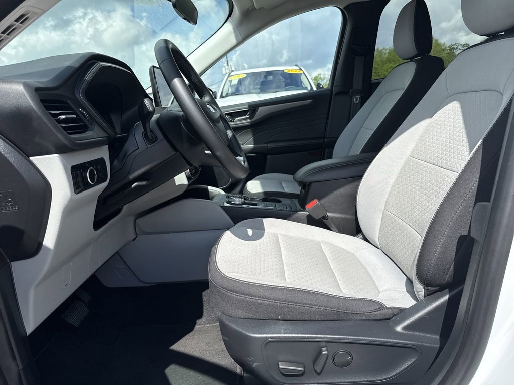 Used 2024 Ford Escape Active image 12