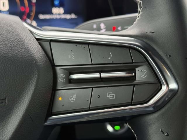 Used 2025 Chevrolet Traverse LT image 23