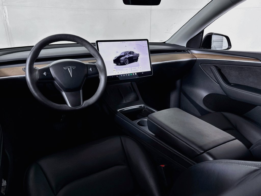 Used 2024 Tesla Model Y Long Range AWD/4WD image 38