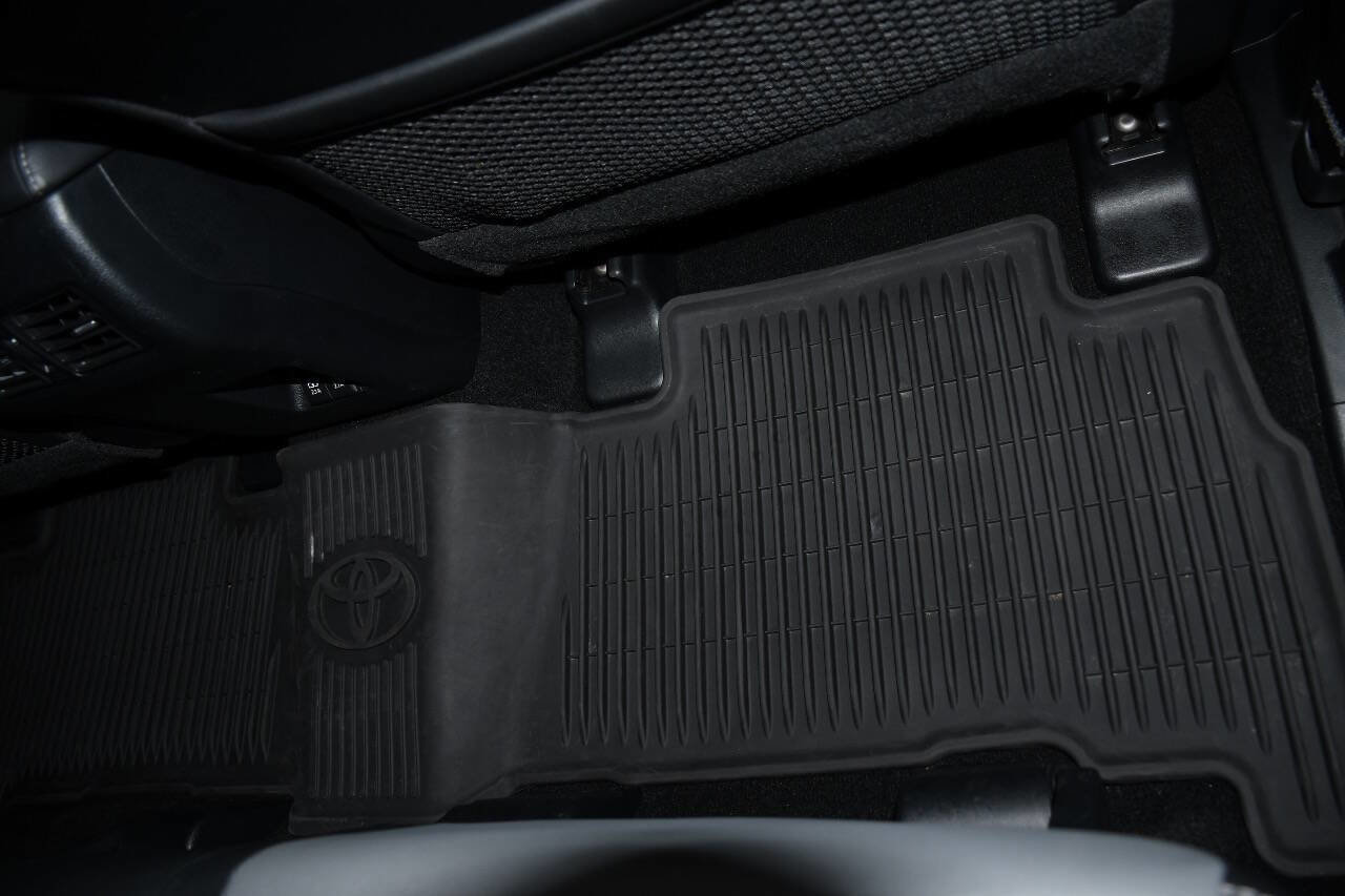 Used 2022 Toyota 4Runner SR5 Premium w/ Moonroof Package AWD/4WD image 22