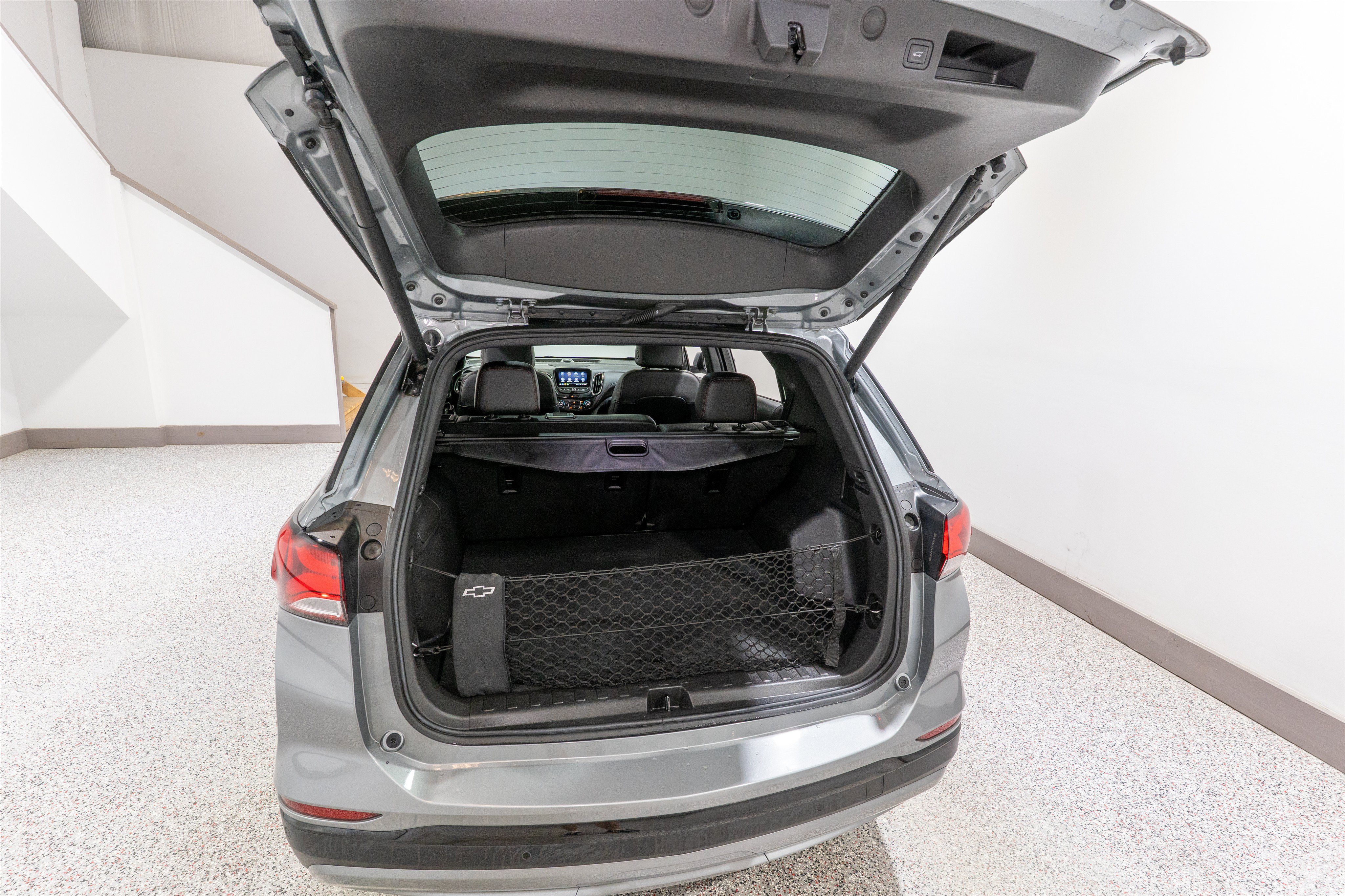Used 2024 Chevrolet Equinox RS w/ RS Leather Package FWD image 32