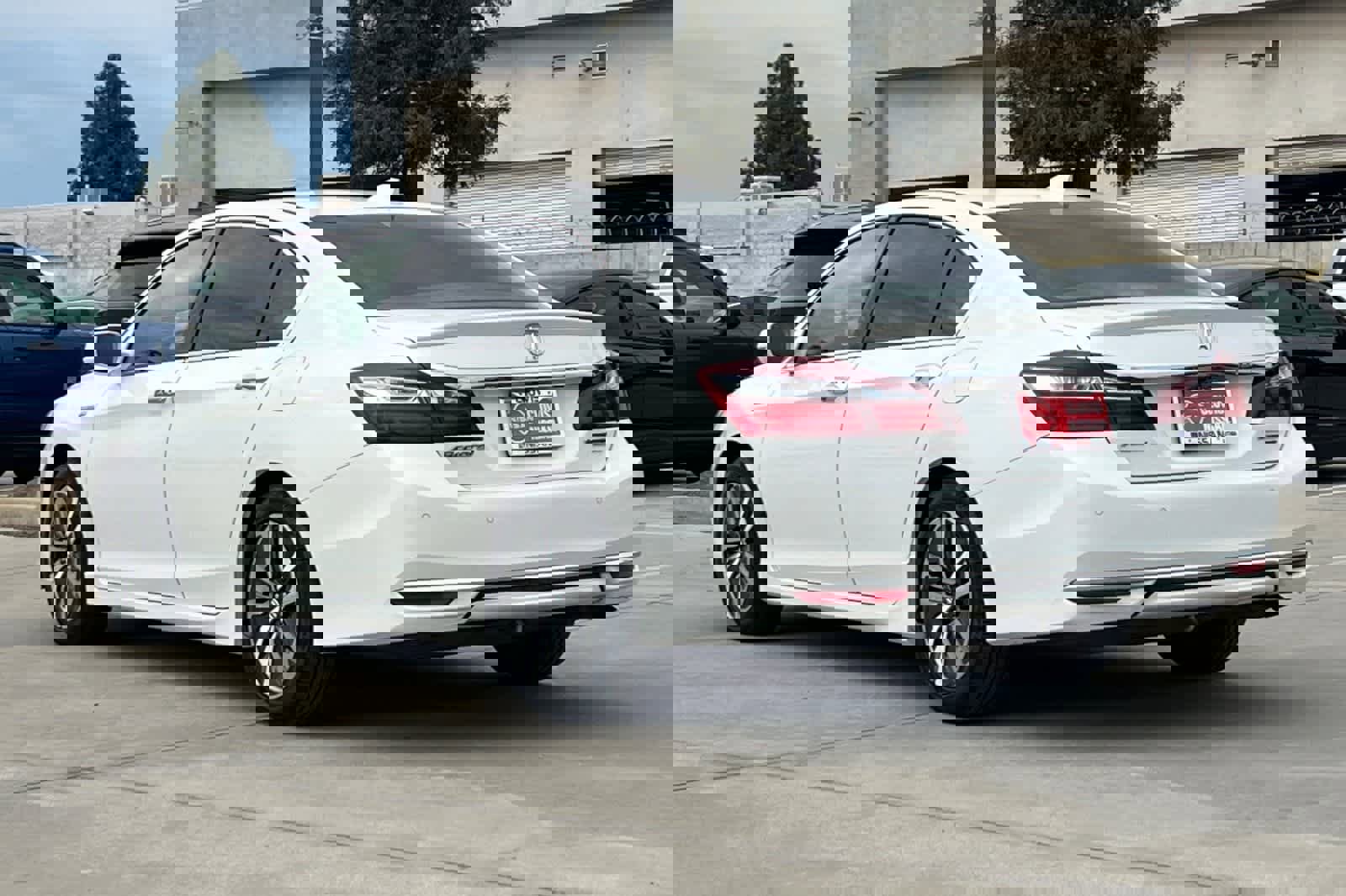 Used 2017 Honda Accord Touring image 7