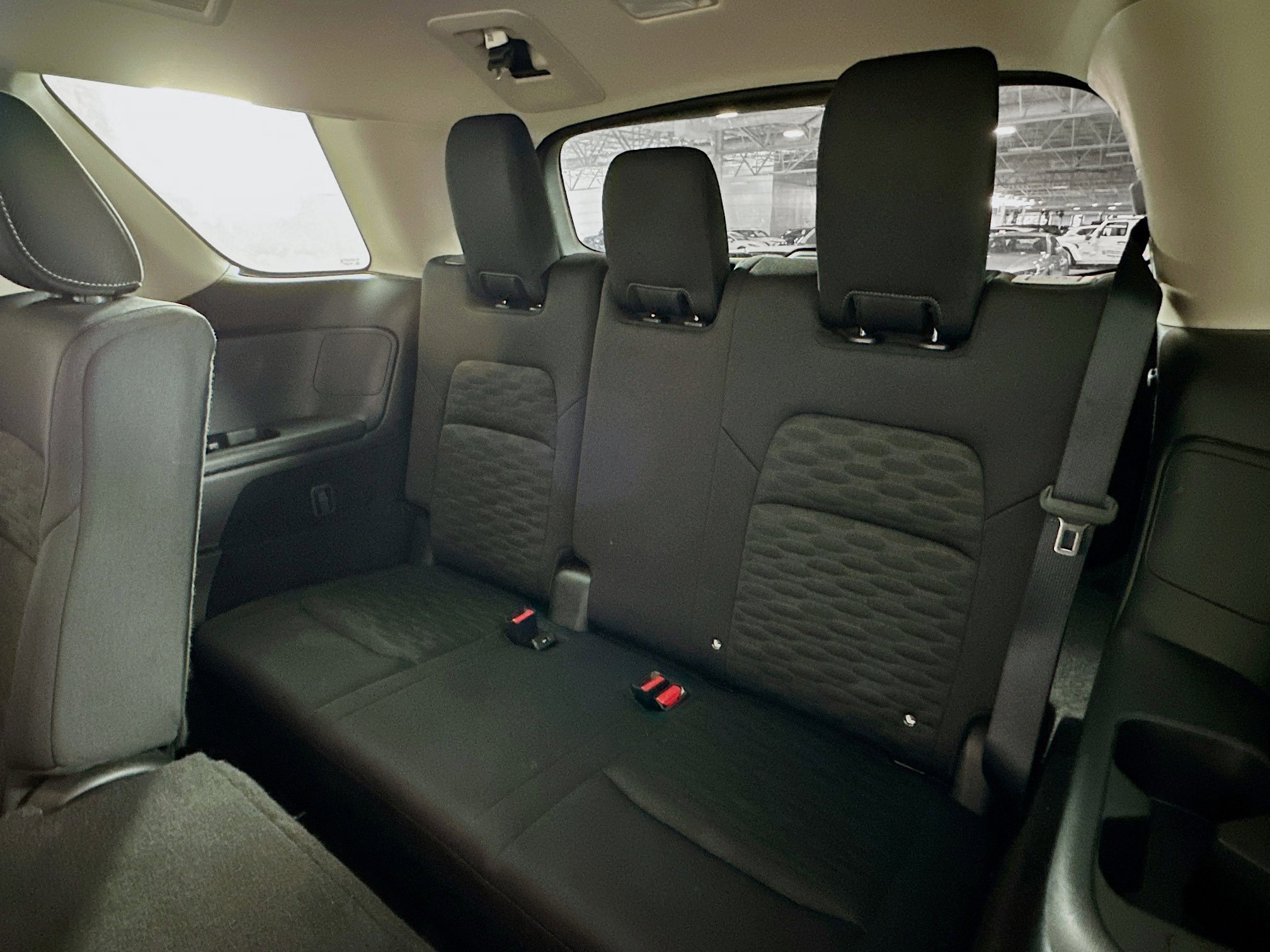 Used 2025 Nissan Pathfinder SV image 28