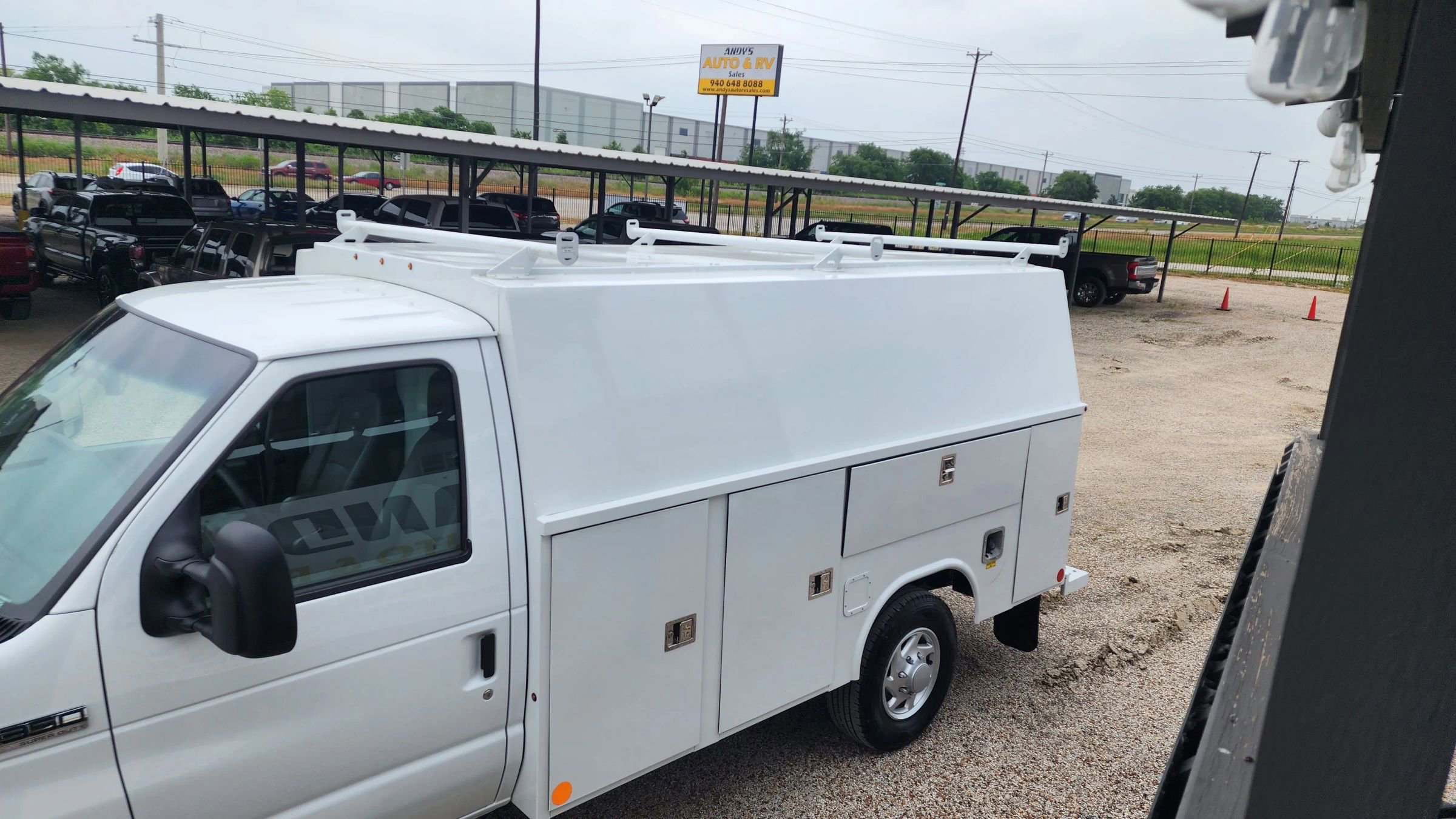 Used 2024 Ford E-350 and Econoline 350 Super Duty w/ Power Windows & Locks Group image 26