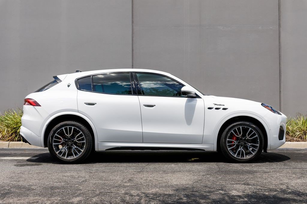 Certified 2023 Maserati Grecale Modena AWD/4WD image 6