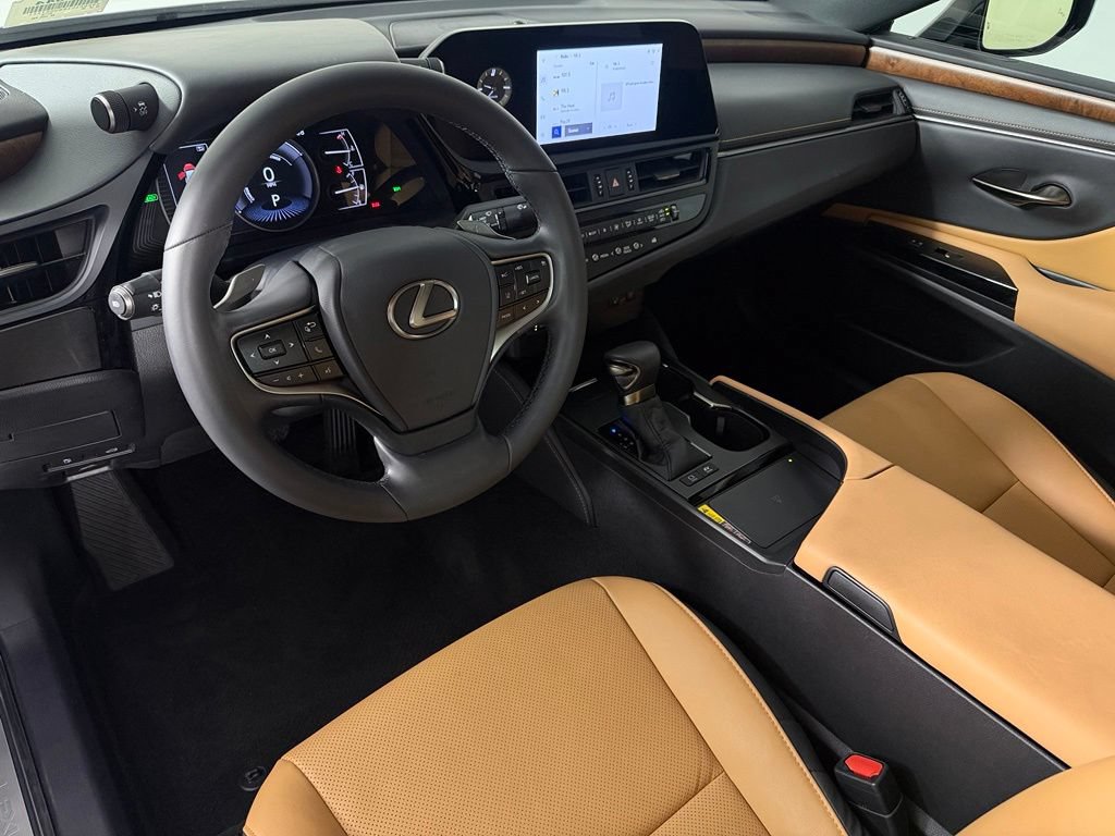 Used 2025 Lexus ES 300h w/ Premium Package FWD image 13