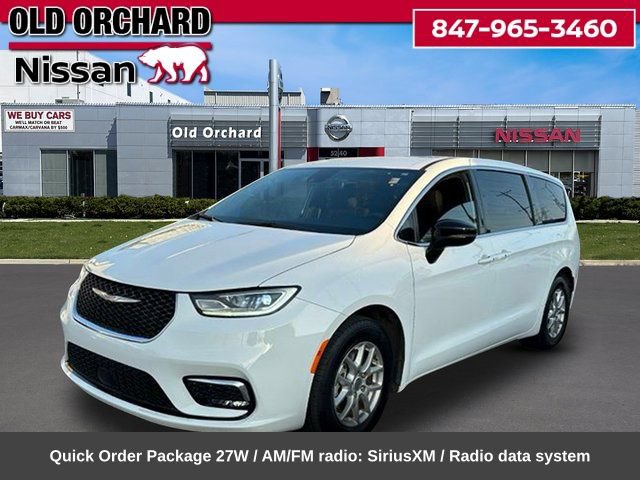 Used 2024 Chrysler Pacifica Touring
