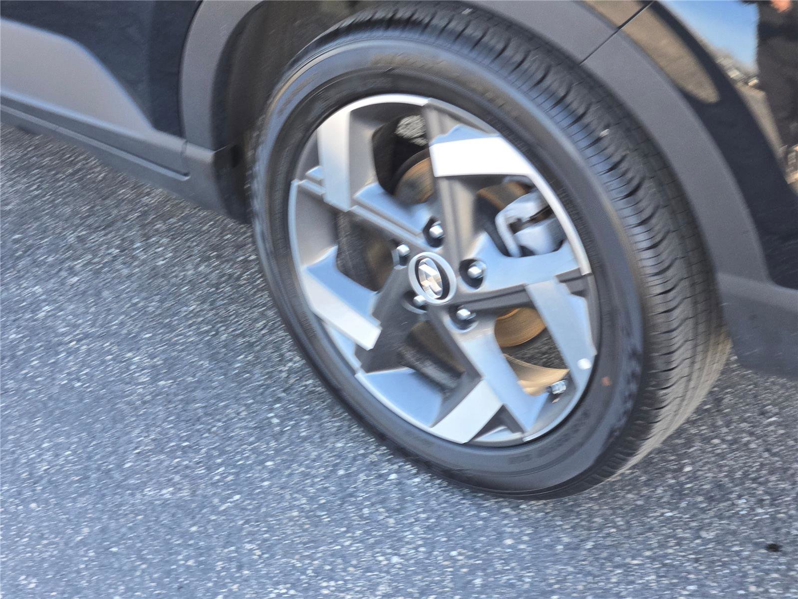 Used 2025 Hyundai Venue SEL image 18