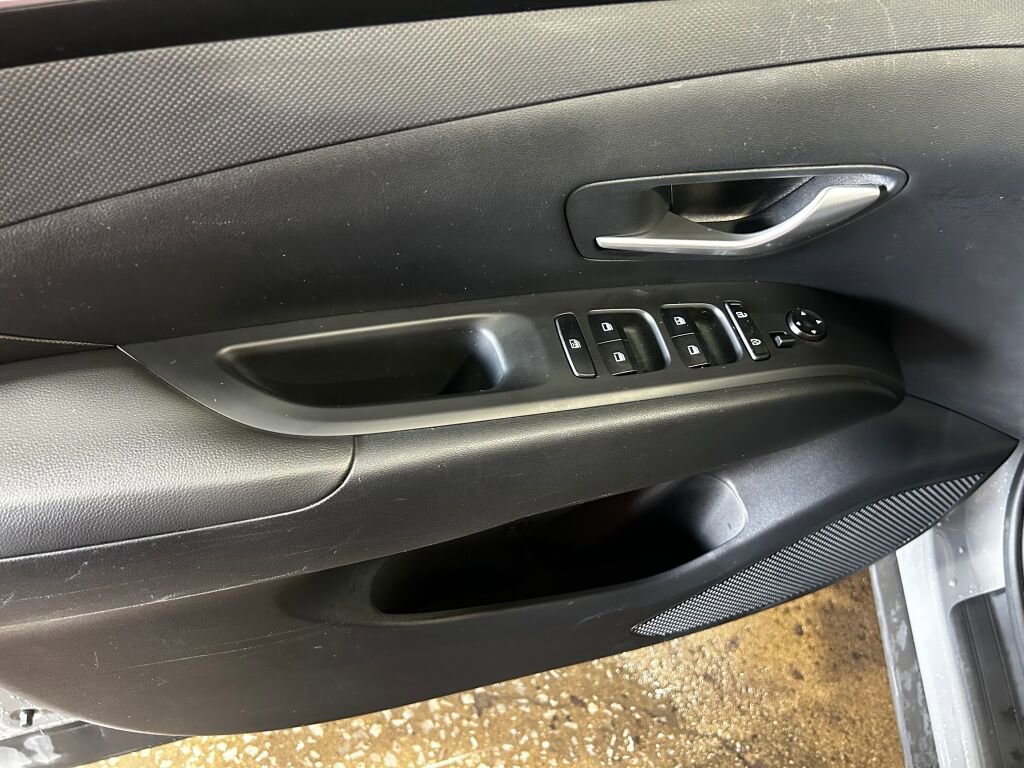 Used 2024 Hyundai Tucson SE image 7