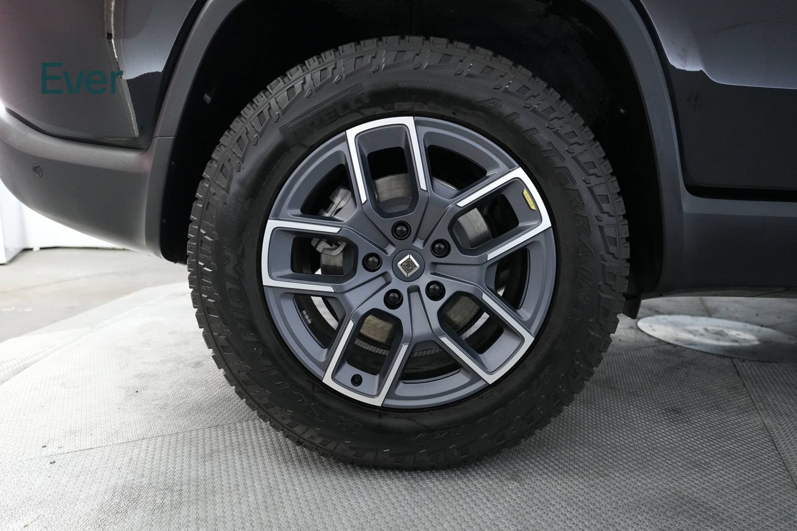 Used 2024 Rivian R1S Adventure AWD/4WD image 22