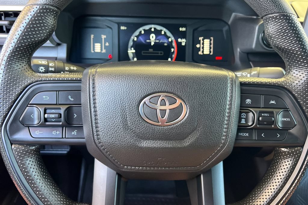 Certified 2025 Toyota Tacoma SR5 AWD/4WD image 26