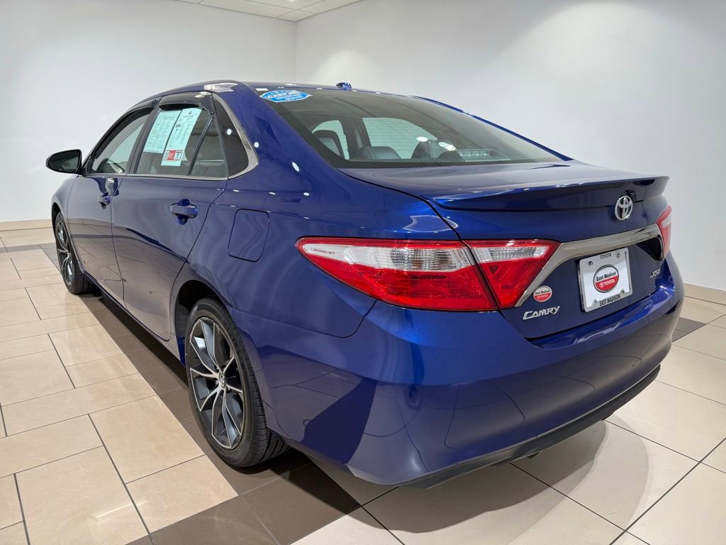 Used 2015 Toyota Camry XSE w/ Moonroof Package FWD image 3
