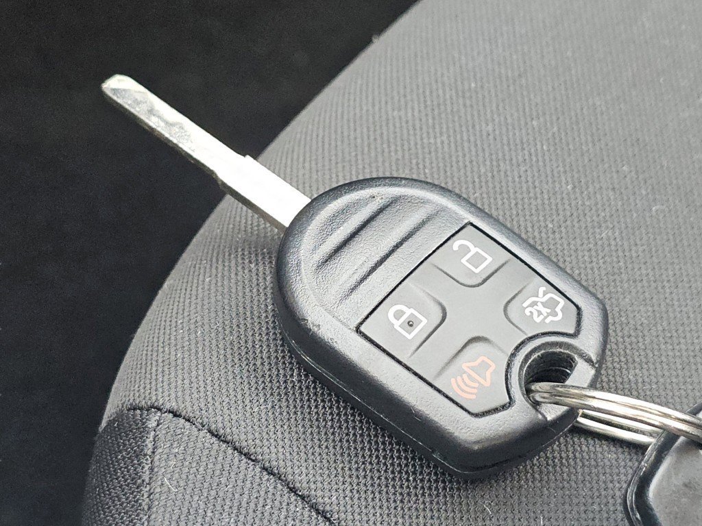 Used 2015 Ford Fiesta SE image 31