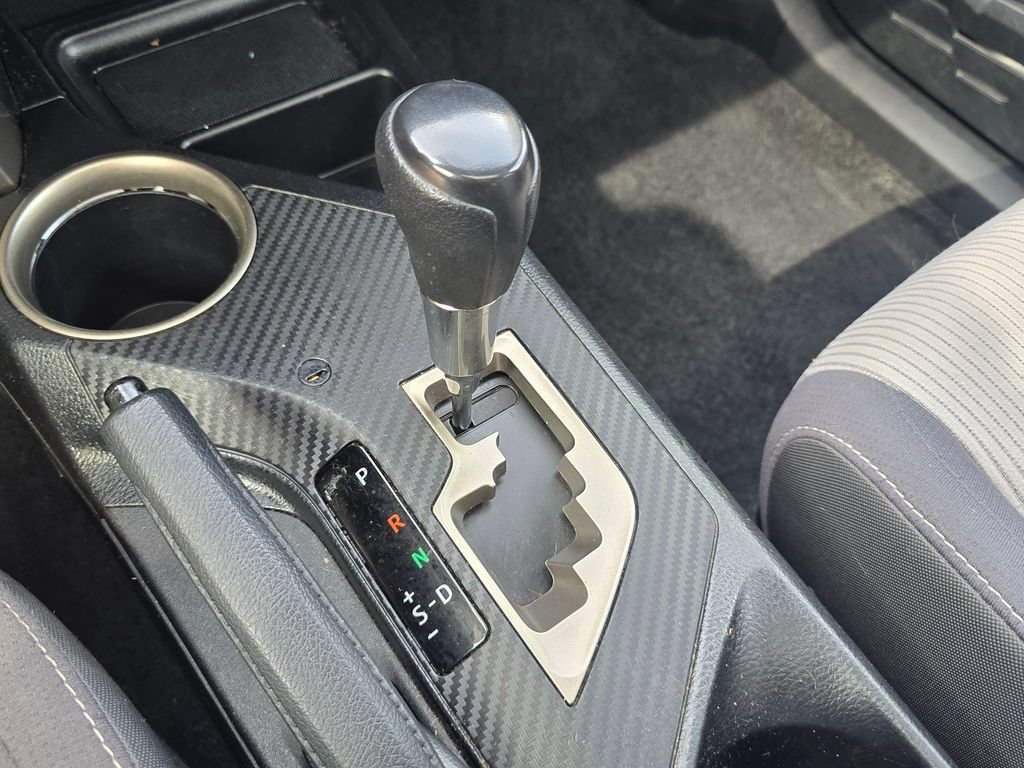 Used 2013 Toyota RAV4 XLE AWD/4WD image 29
