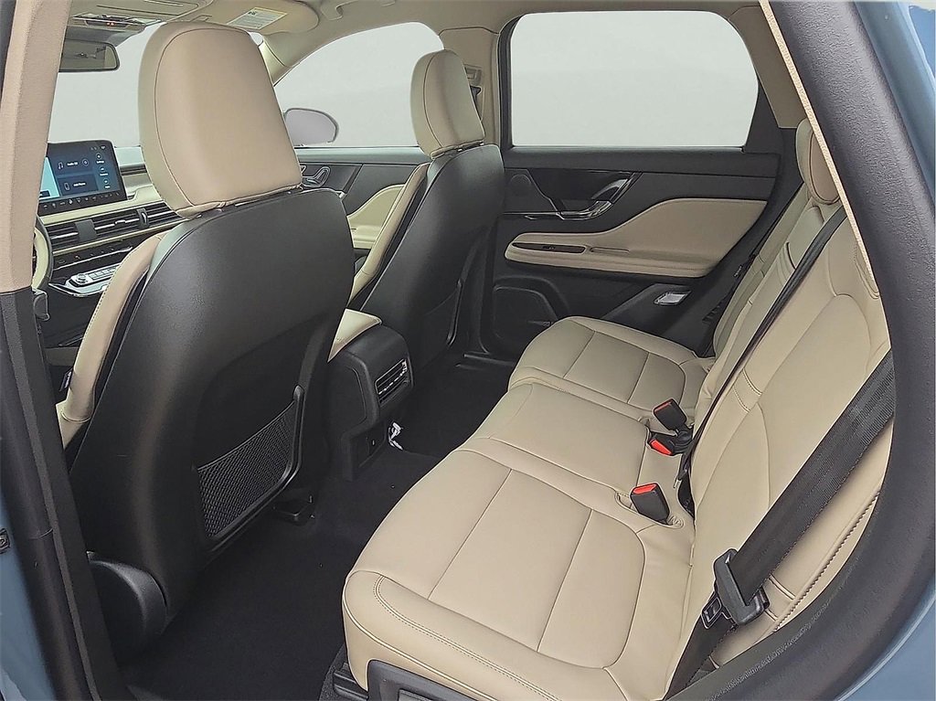 New 2026 Lincoln Corsair Premiere image 9