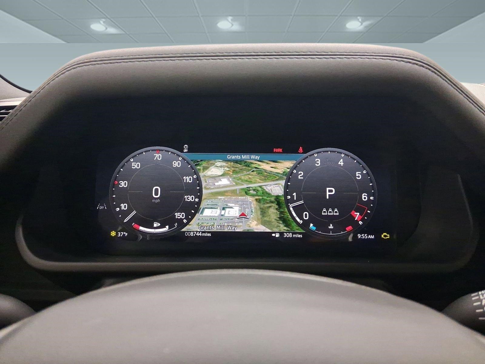 Used 2025 Land Rover Defender 90 S image 16