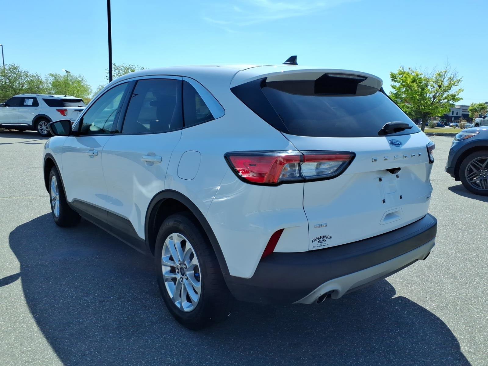 Used 2022 Ford Escape SE w/ Convenience Package AWD/4WD image 4