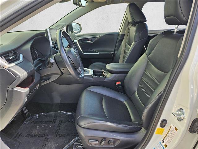 Used 2019 Toyota RAV4 Limited w/ Advanced Technology Package AWD/4WD image 20