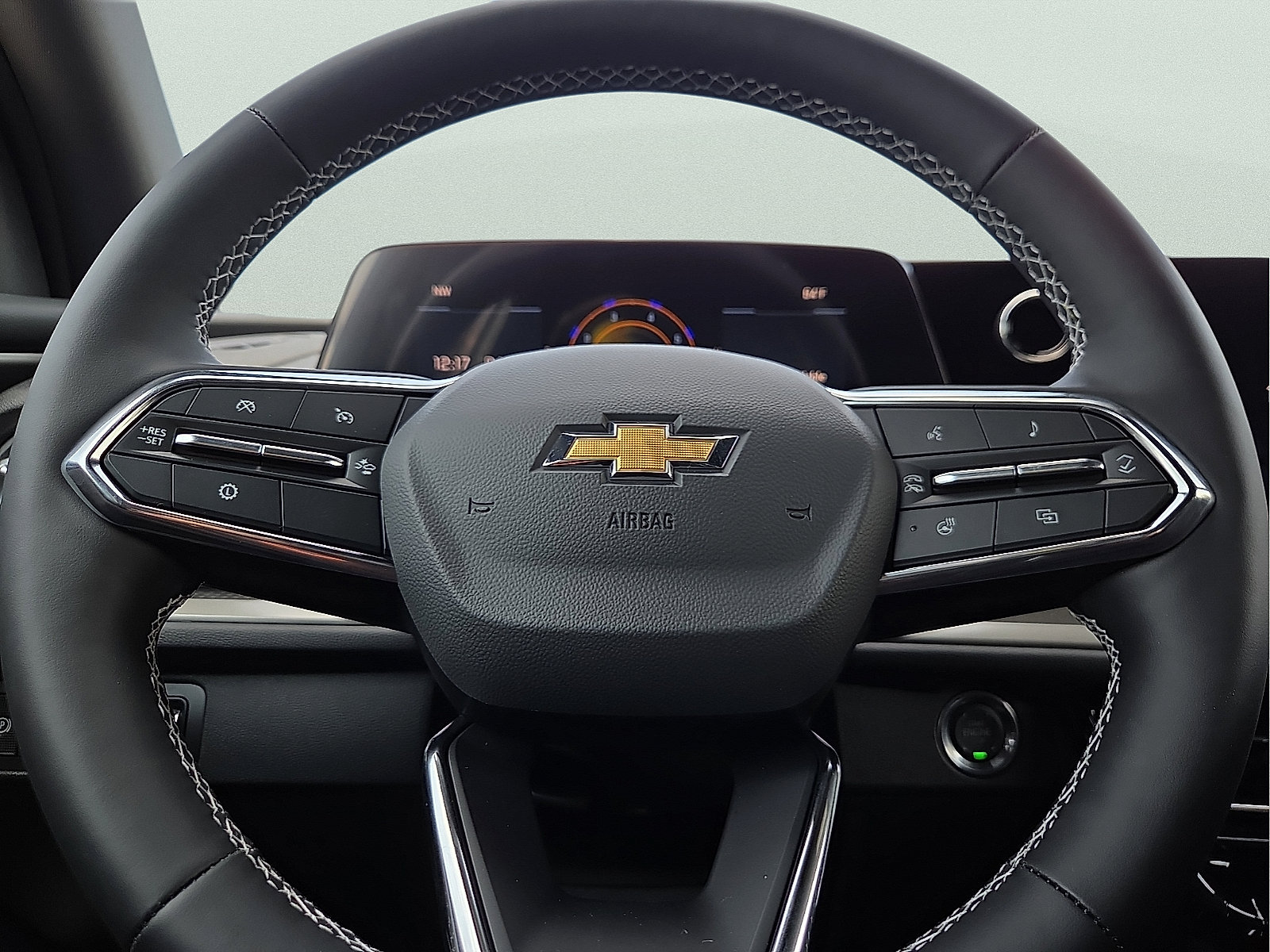 New 2027 Chevrolet Traverse LT w/ Sun and Wheel Package FWD image 24