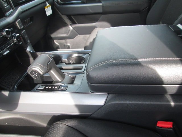New 2026 Ford F150 XLT w/ Equipment Group 302A MID AWD/4WD image 9