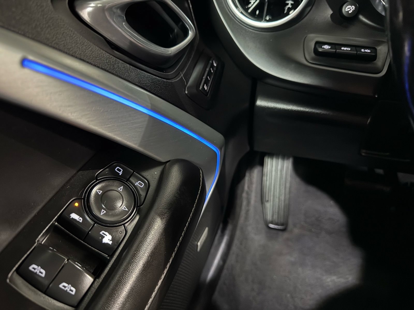 Used 2019 Chevrolet Camaro SS RWD image 31