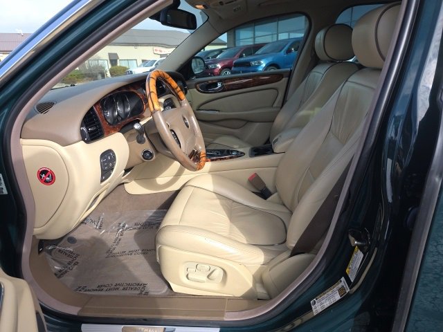 Used 2007 Jaguar XJ8 image 15