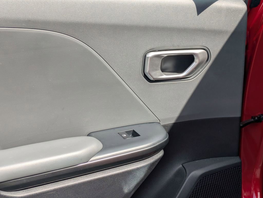 Used 2025 Kia K4 LXS image 25