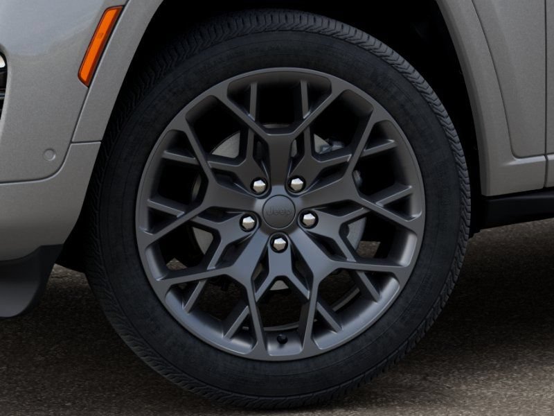 New 2025 Jeep Grand Cherokee Summit w/ Adv Protech Group IV AWD/4WD image 9