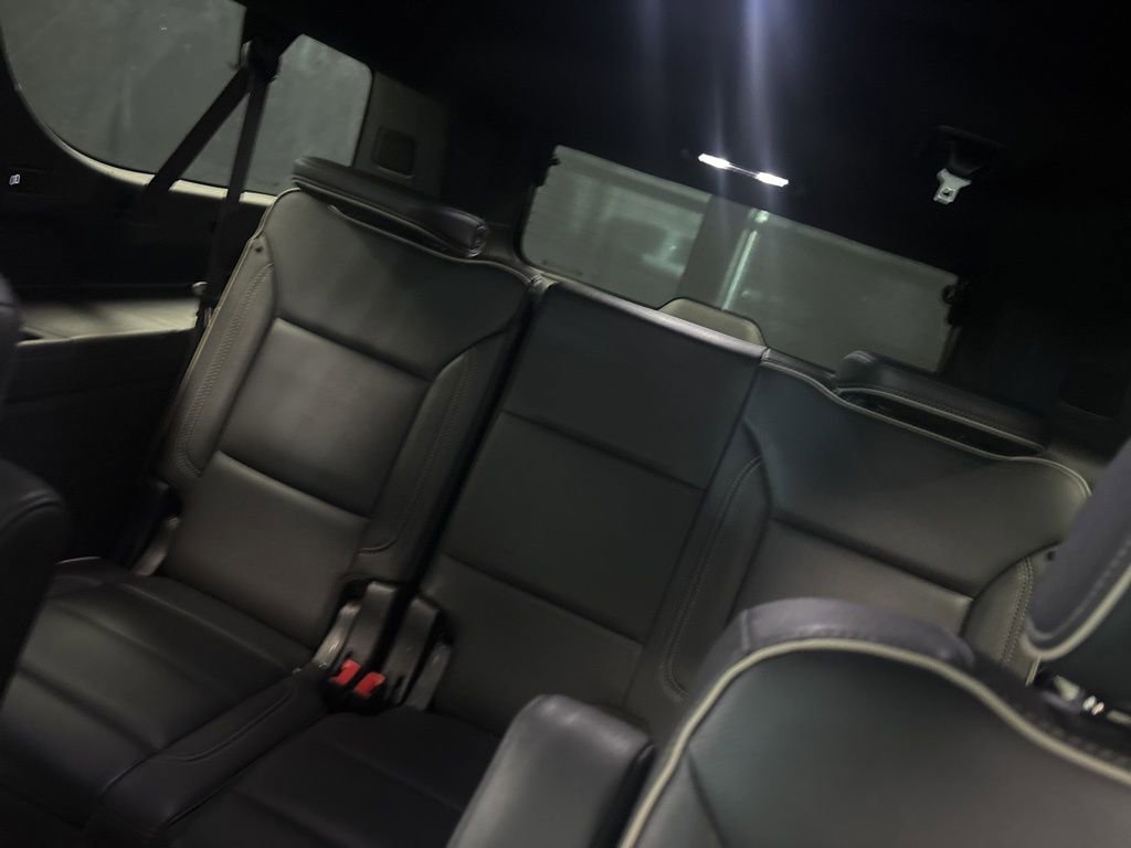 Used 2023 Chevrolet Suburban Premier image 31
