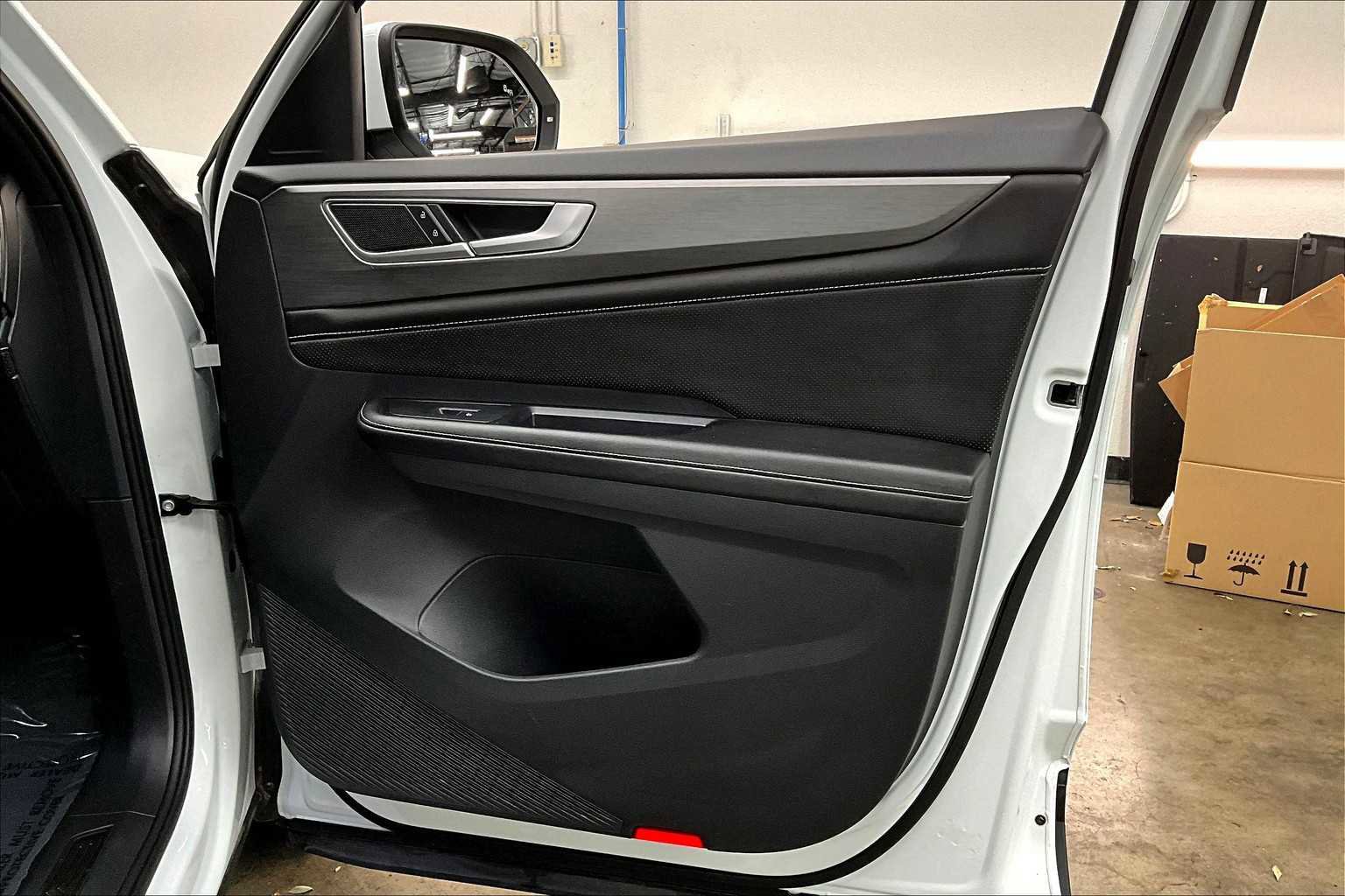 Used 2024 Volkswagen Atlas Cross Sport SE image 26