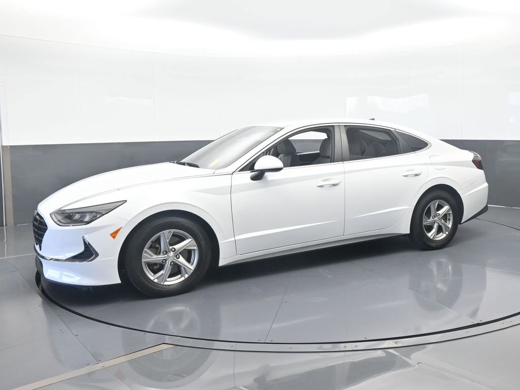 Used 2022 Hyundai Sonata SE image 2