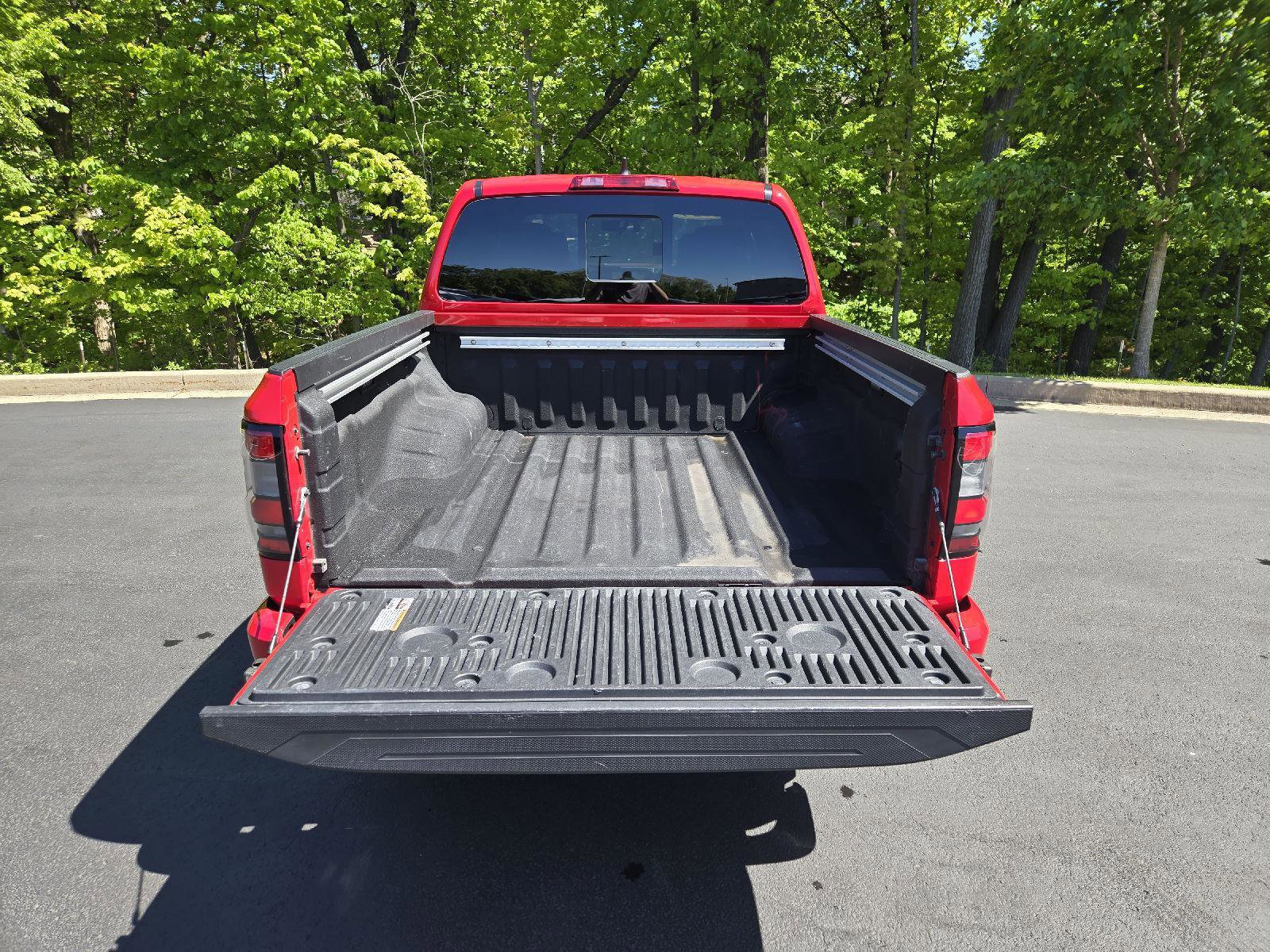 Used 2024 Nissan Frontier PRO-4X w/ Pro Convenience Package AWD/4WD image 9