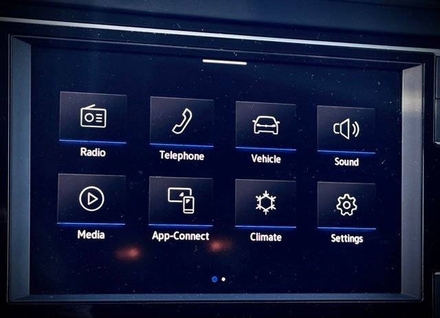 Used 2023 Volkswagen Jetta SE w/ Panoramic Sunroof Package FWD image 13