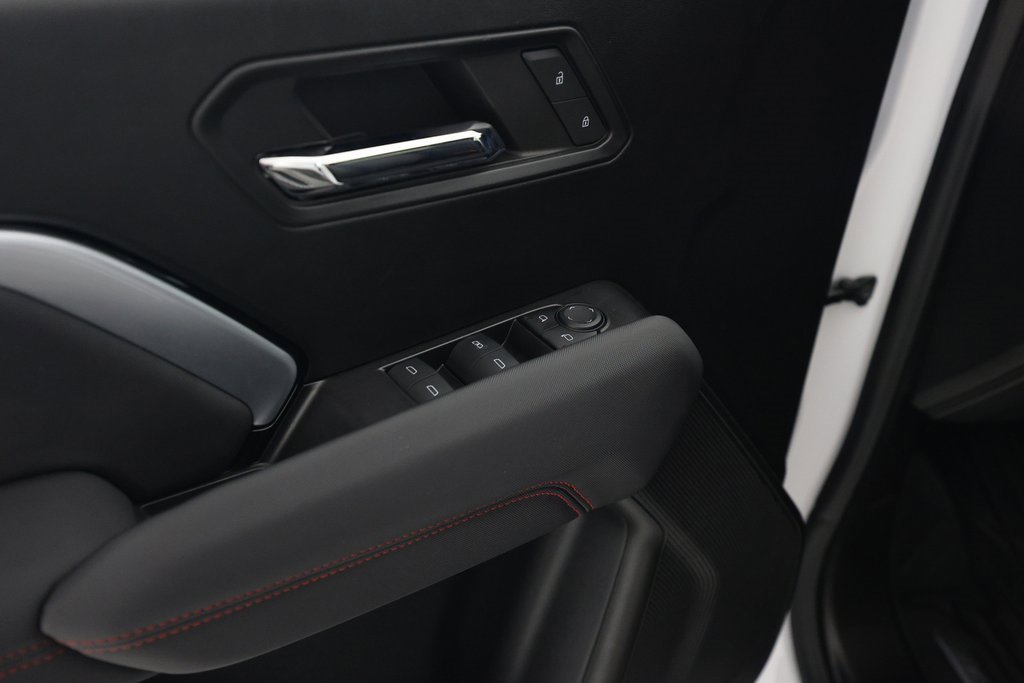 Used 2024 Chevrolet Colorado Z71 w/ Z71 Convenience Package 2 image 15