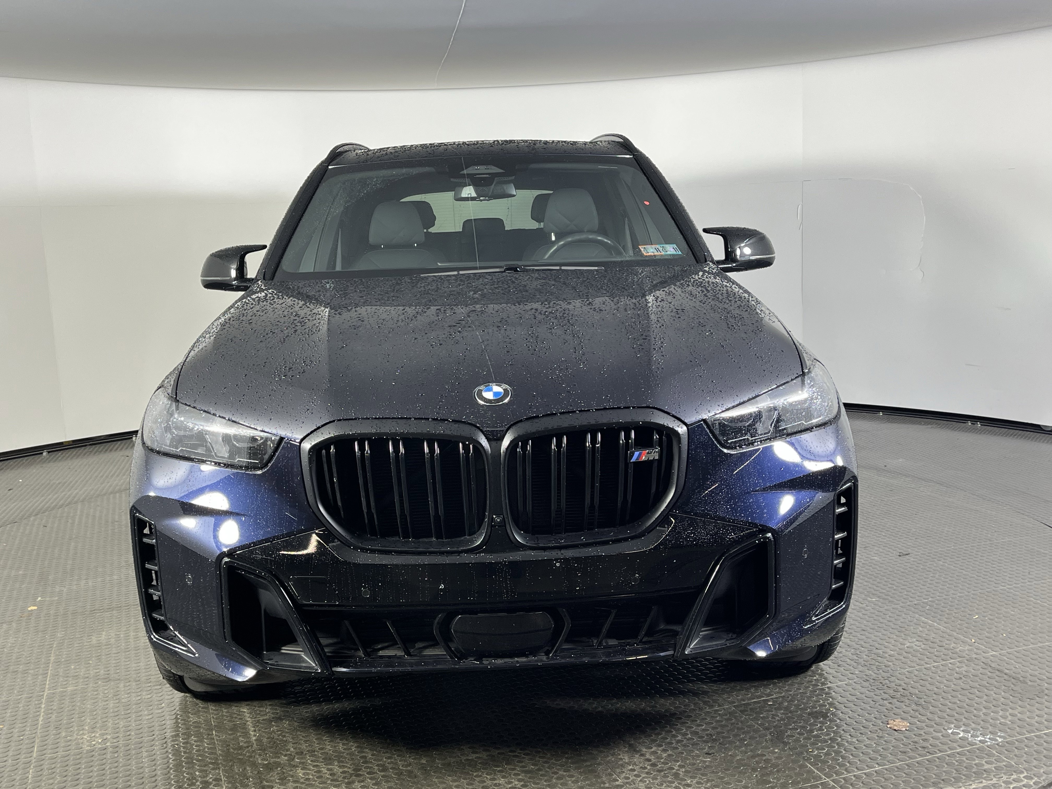 Certified 2025 BMW X5 M60i w/ Executive Package image 2