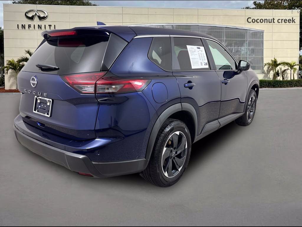Used 2025 Nissan Rogue SV FWD image 5