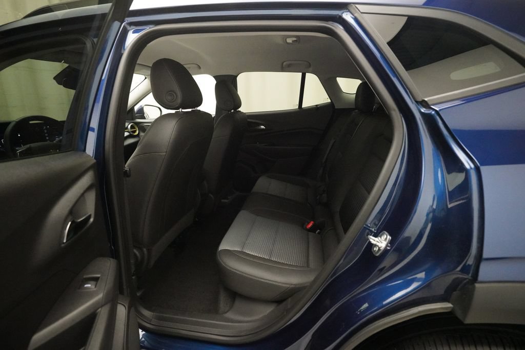 Used 2024 Chevrolet Trax LT w/ Driver Confidence Package FWD image 15