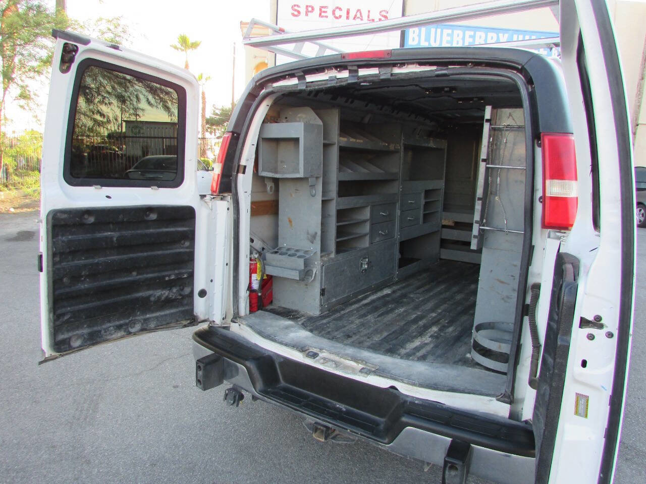 Used 2018 GMC Savana 2500 w/ Driver Convenience Package RWD image 23