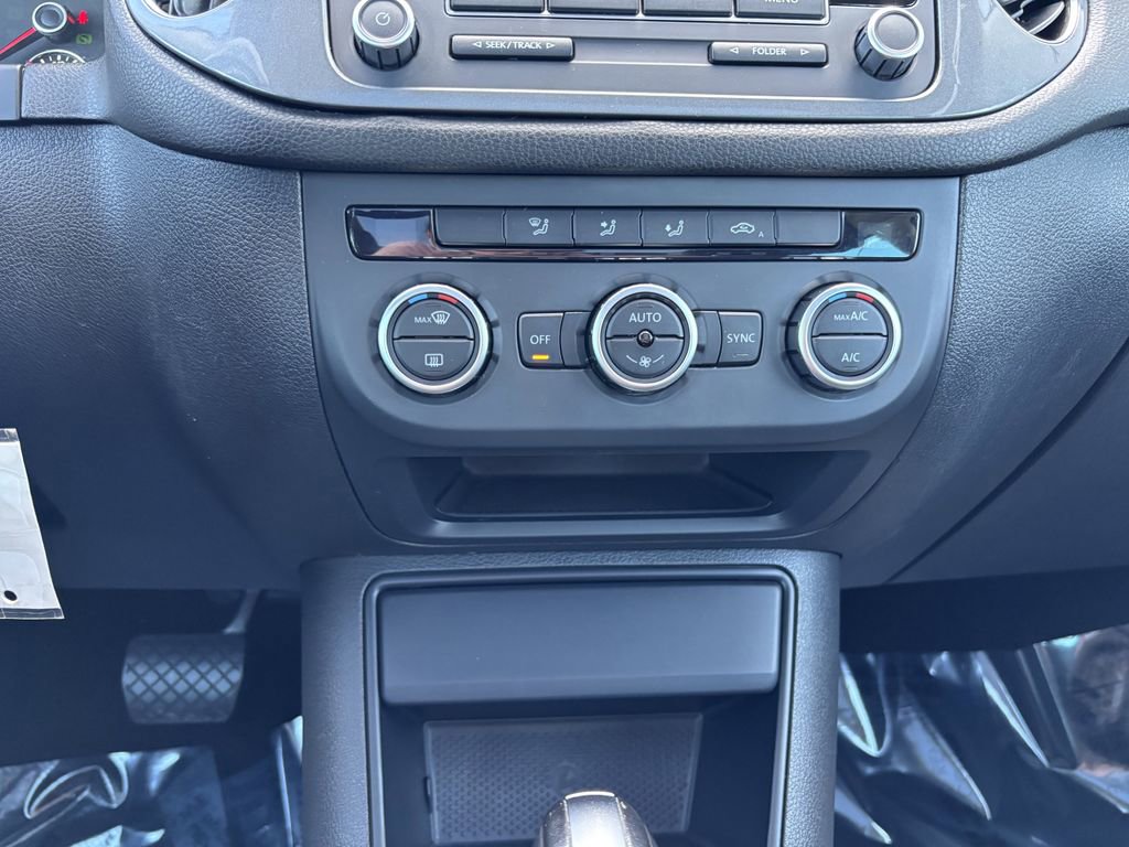 Used 2013 Volkswagen Tiguan S image 19