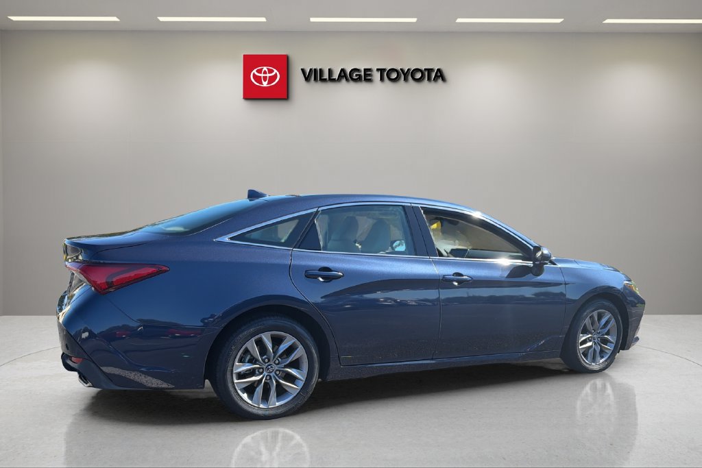 Certified 2019 Toyota Avalon XLE w/ Moonroof Package FWD image 5