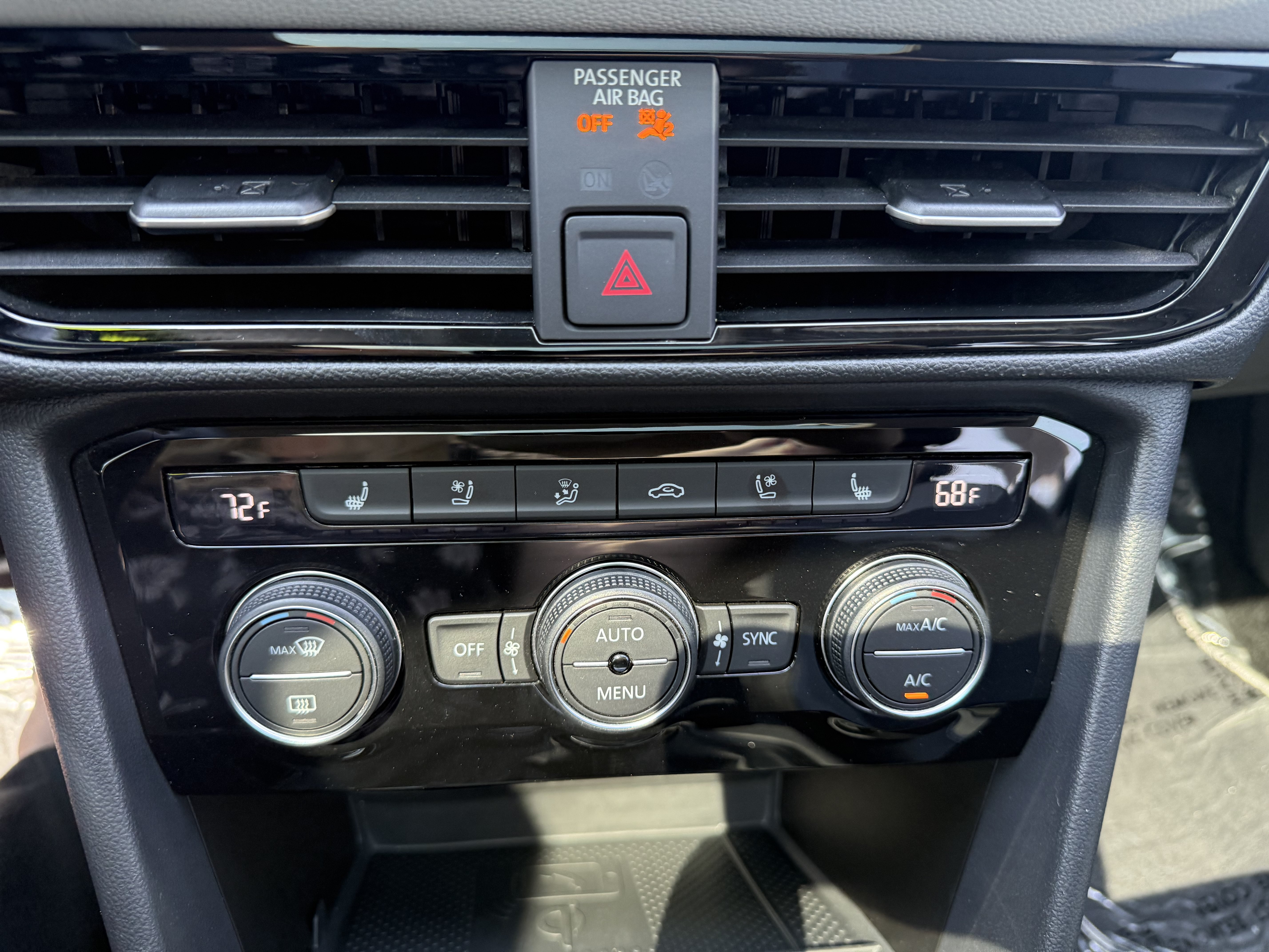 Used 2024 Volkswagen Taos SEL AWD/4WD image 10