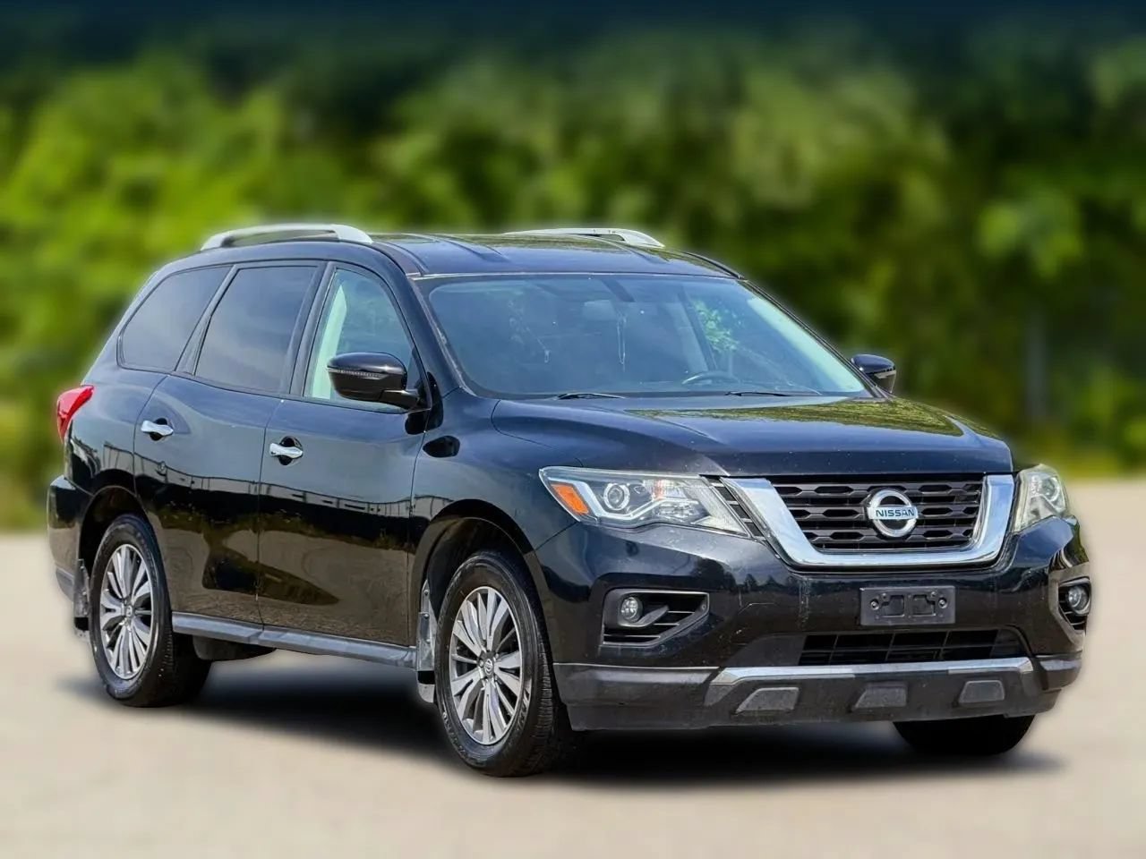 Used 2017 Nissan Pathfinder SV